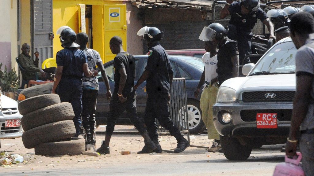 Guinée : Forte explosion suivie d'un incendie au centre-ville de Conakry, des dizaines de blessés