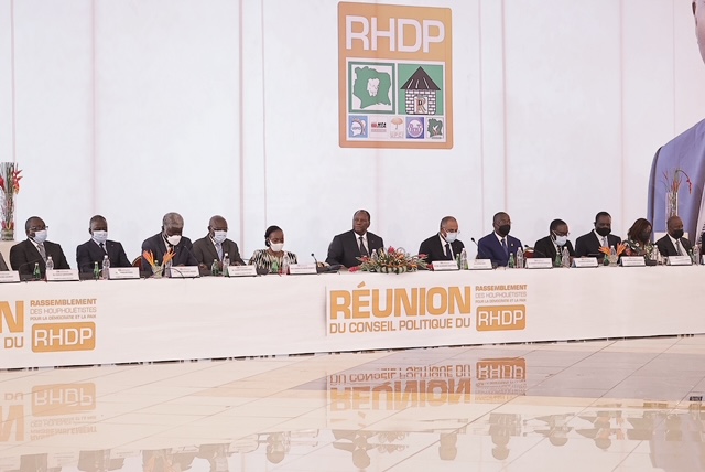 RHDP : Ça ne va pas. Les cybermilitants en colère contre les cadres du Parti, grognent. Ouattara interpellé