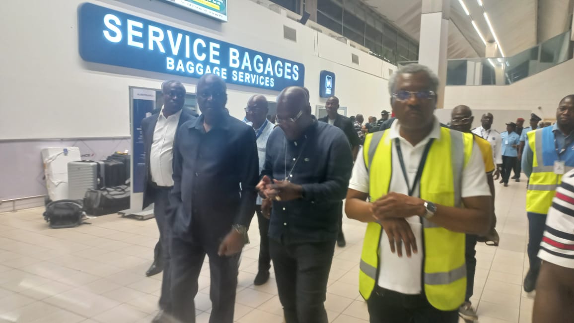 Lenteur dans la livraison des bagages à l'Aéroport d’Abidjan: Amadou Koné identifie les failles et ordonne à la société AERIA de régler le problème d'ici le 3 janvier 2024