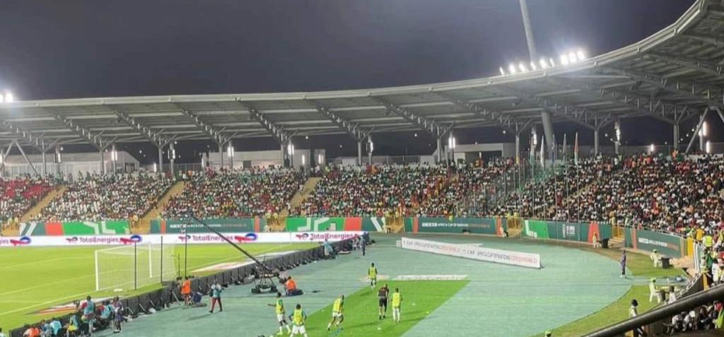 CAN Côte d'Ivoire 2023: Près de 20 mille spectateurs lors du match Algérie # Angola au Stade de la paix de Bouaké, le Maire Amadou Koné félicité