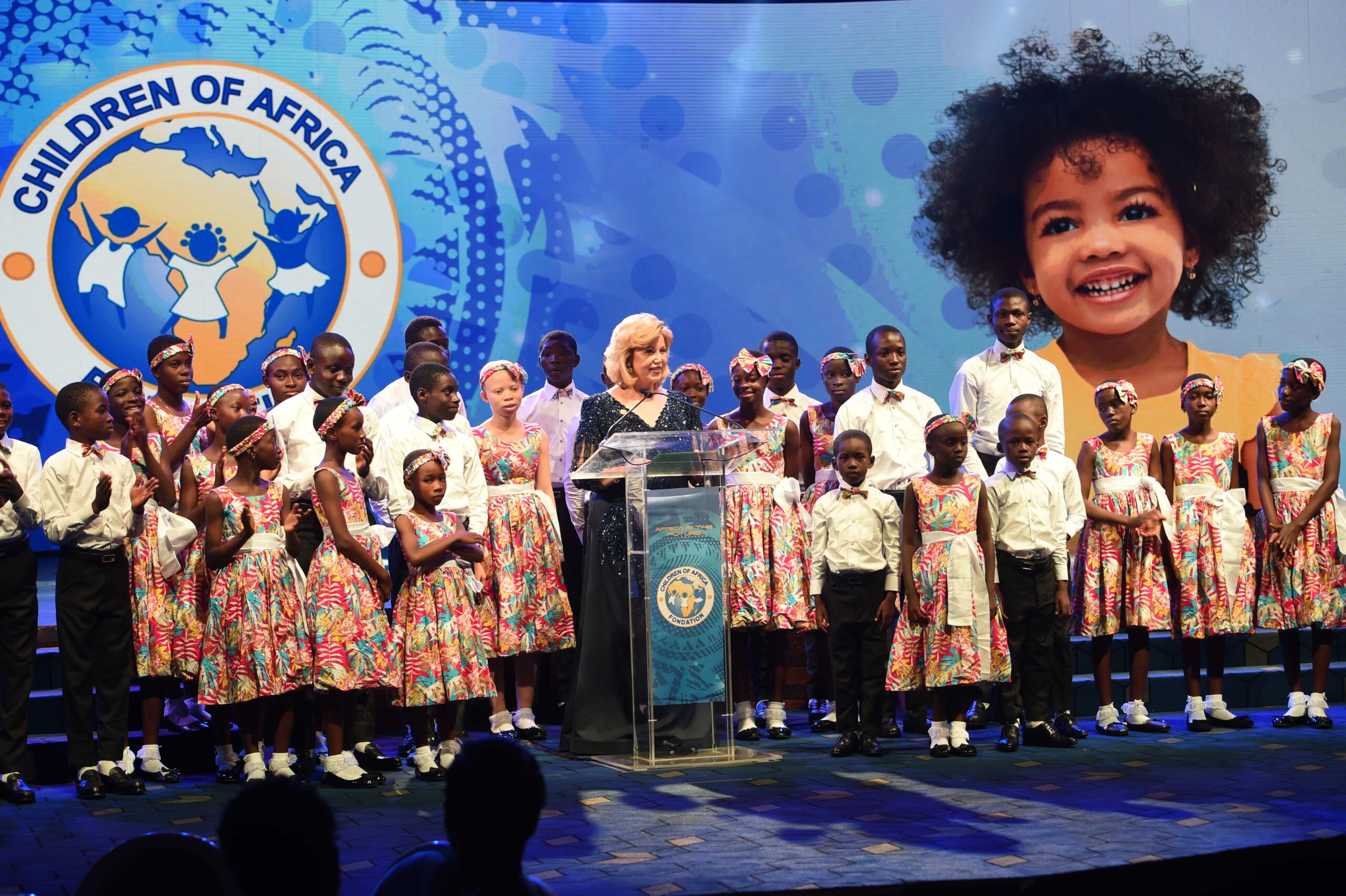 Dîner de Gala de la Fondation Children Of Africa: Pluie de stars à Abidjan le vendredi 1er mars; Carla Bruni, la femme de Nicolas Sarkozy, parmi les artistes invités