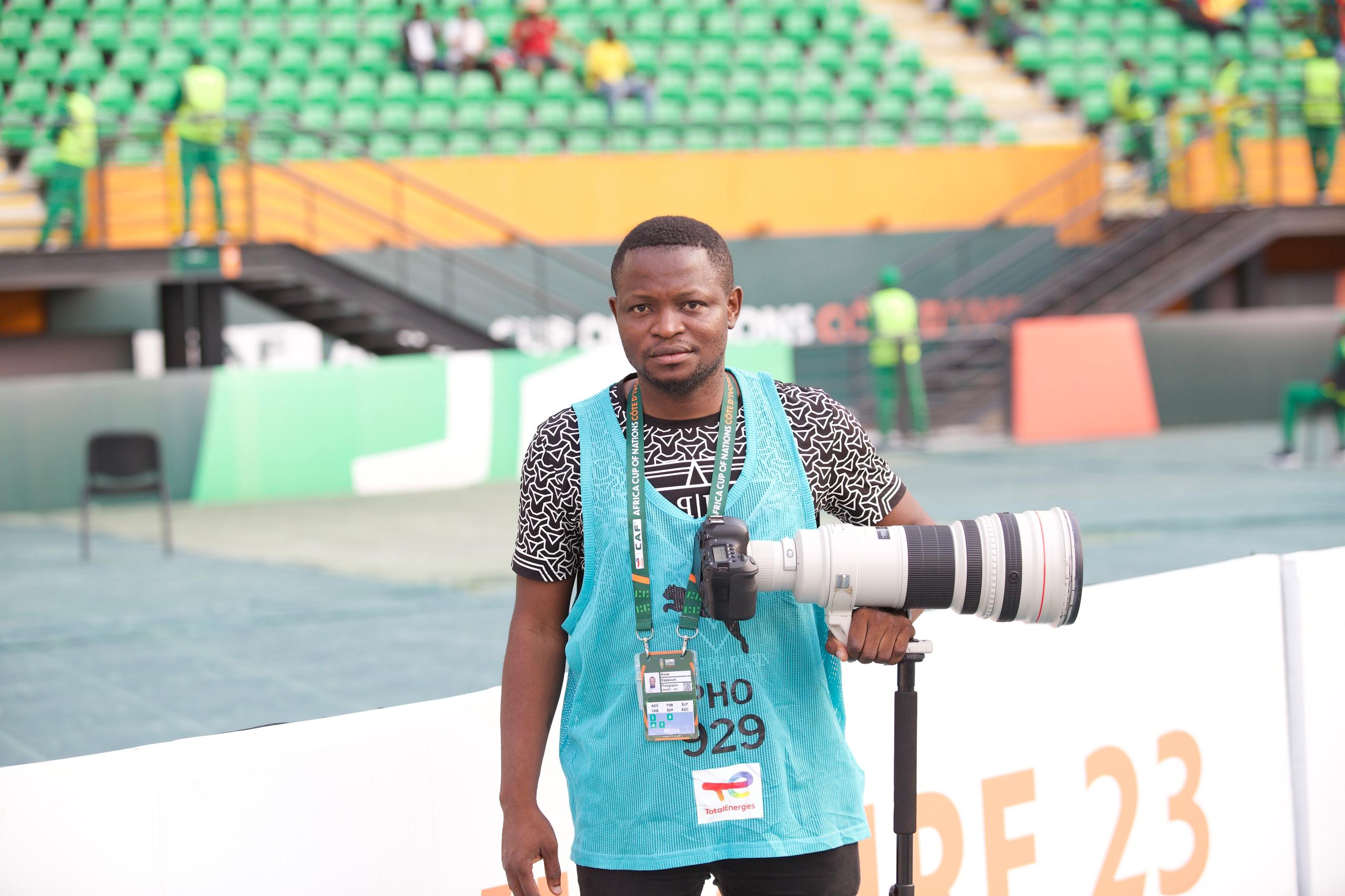 DÉCOUVERTE - Kassoum Koné, le photographe ivoirien qui sublime la CAN avec ses photographies et ses vidéos captivantes