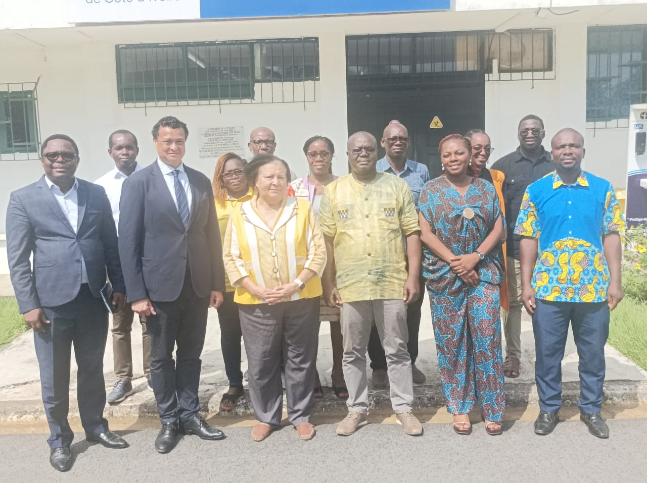 Diagnostic médical en Afrique:  L’ONG Clinton Health Access Initiative (CHAI) visite les plateformes et laboratoires  de l’Institut Pasteur de Côte d’Ivoire 
