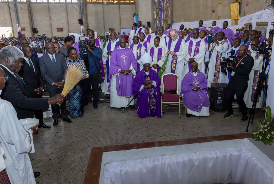 Deuil : Le dernier hommage de Beugré Mambé à Monseigneur Paul Siméon Ahouanan