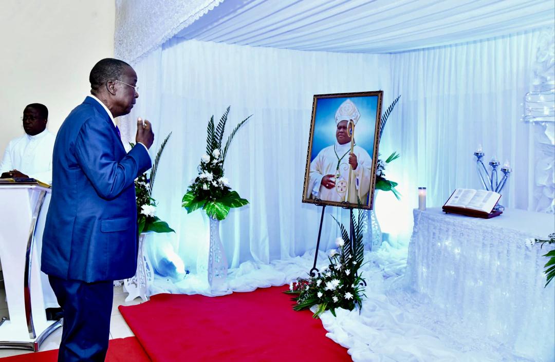 Deuil : Jeannot Ahoussou-Kouadio rend hommage à l’Archevêque Siméon Ahouanan Djro 