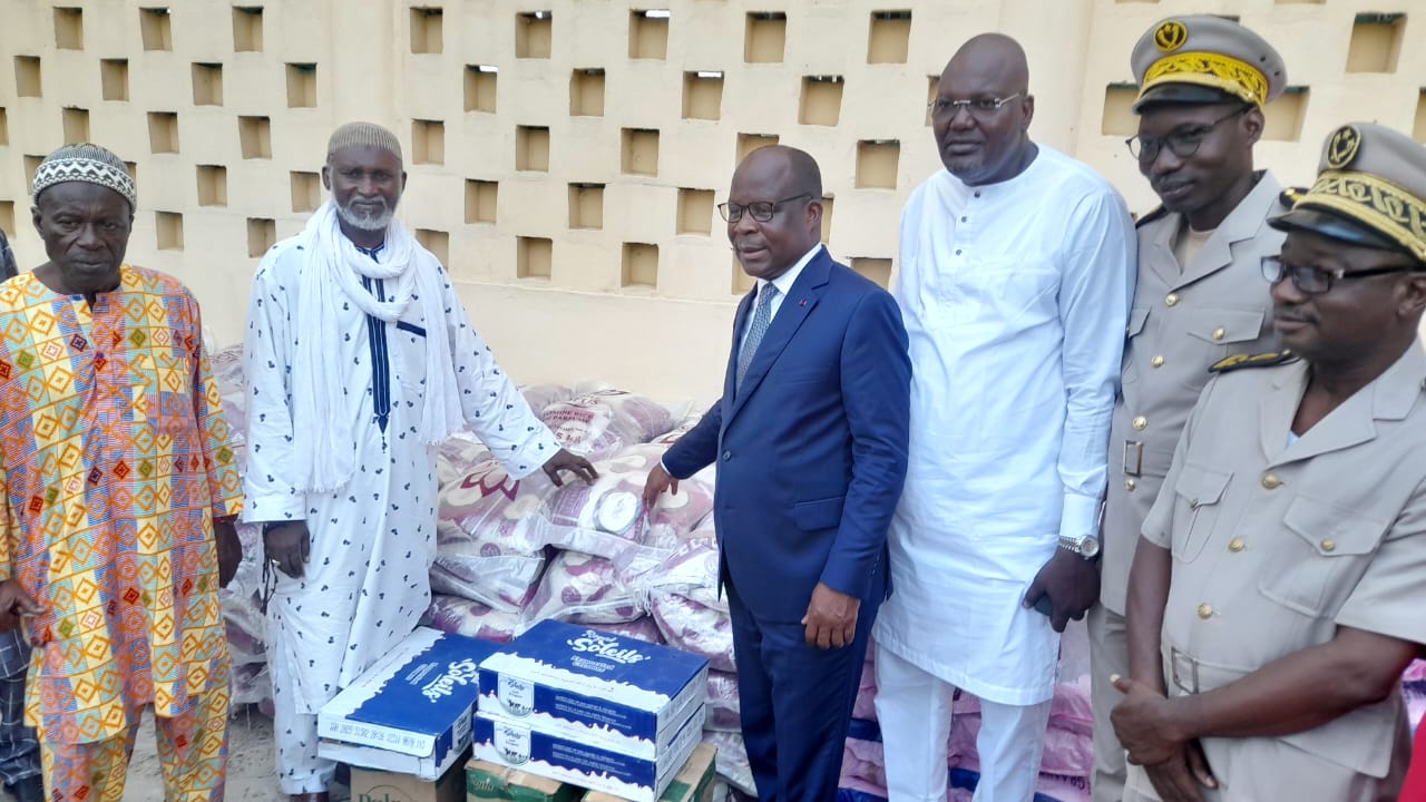 Ramadan 2024 : Le ministre Dimba Pierre offre 20 tonnes de vivres aux musulmans de l’Agnéby-Tiassa