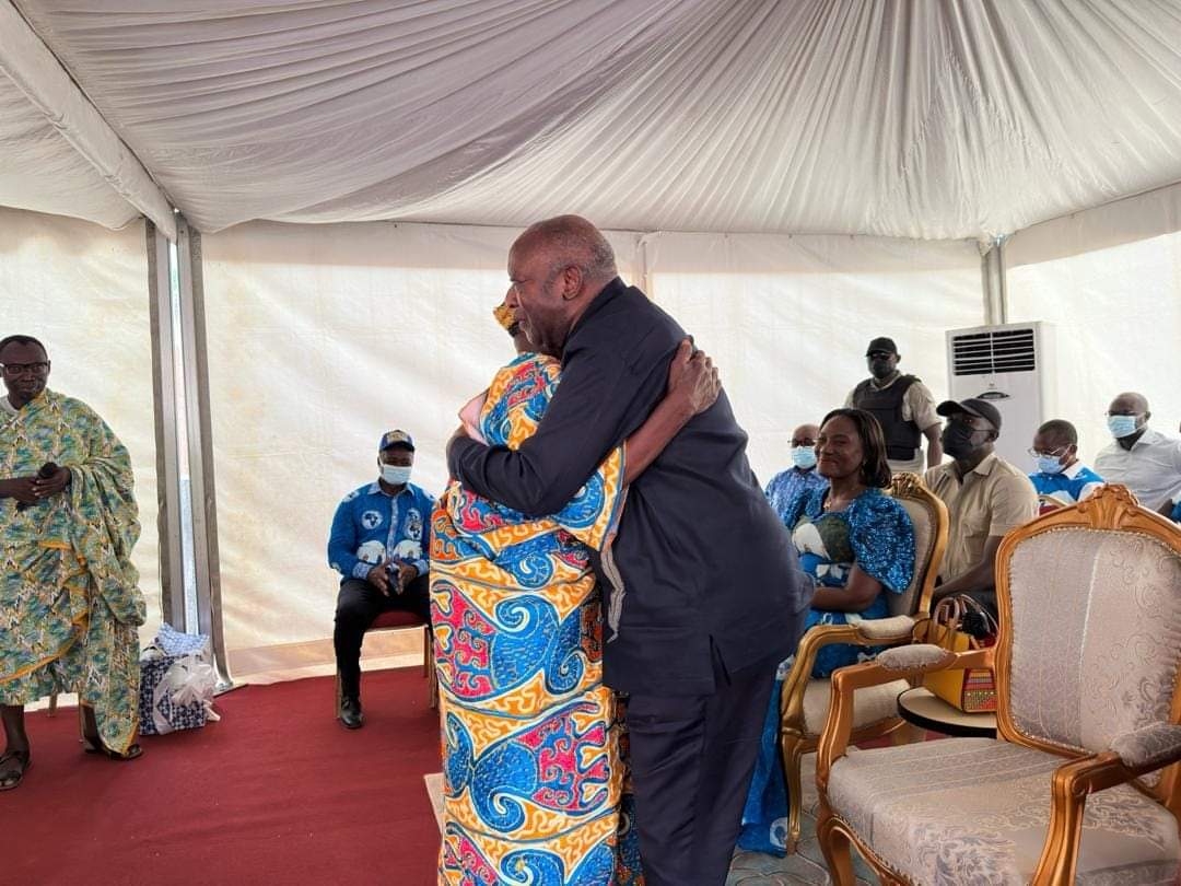 Présidentielle 2025 - Le peuple Abbey fait allégeance à Gbagbo: "L'𝐴𝑔𝑛𝑒𝑏𝑦-𝑇𝑖𝑎𝑠𝑠𝑎 𝑒𝑠𝑡 𝑎𝑣𝑒𝑐 𝑣𝑜𝑢𝑠 (...) À 𝐴𝑔𝑏𝑜𝑣𝑖𝑙𝑙𝑒, 𝑣𝑜𝑢𝑠 𝑛'𝑎𝑣𝑒𝑧 𝑝𝑎𝑠 𝑏𝑒𝑠𝑜𝑖𝑛 𝑑𝑒 𝑓𝑎𝑖𝑟𝑒 𝑐𝑎𝑚𝑝𝑎𝑔𝑛𝑒"