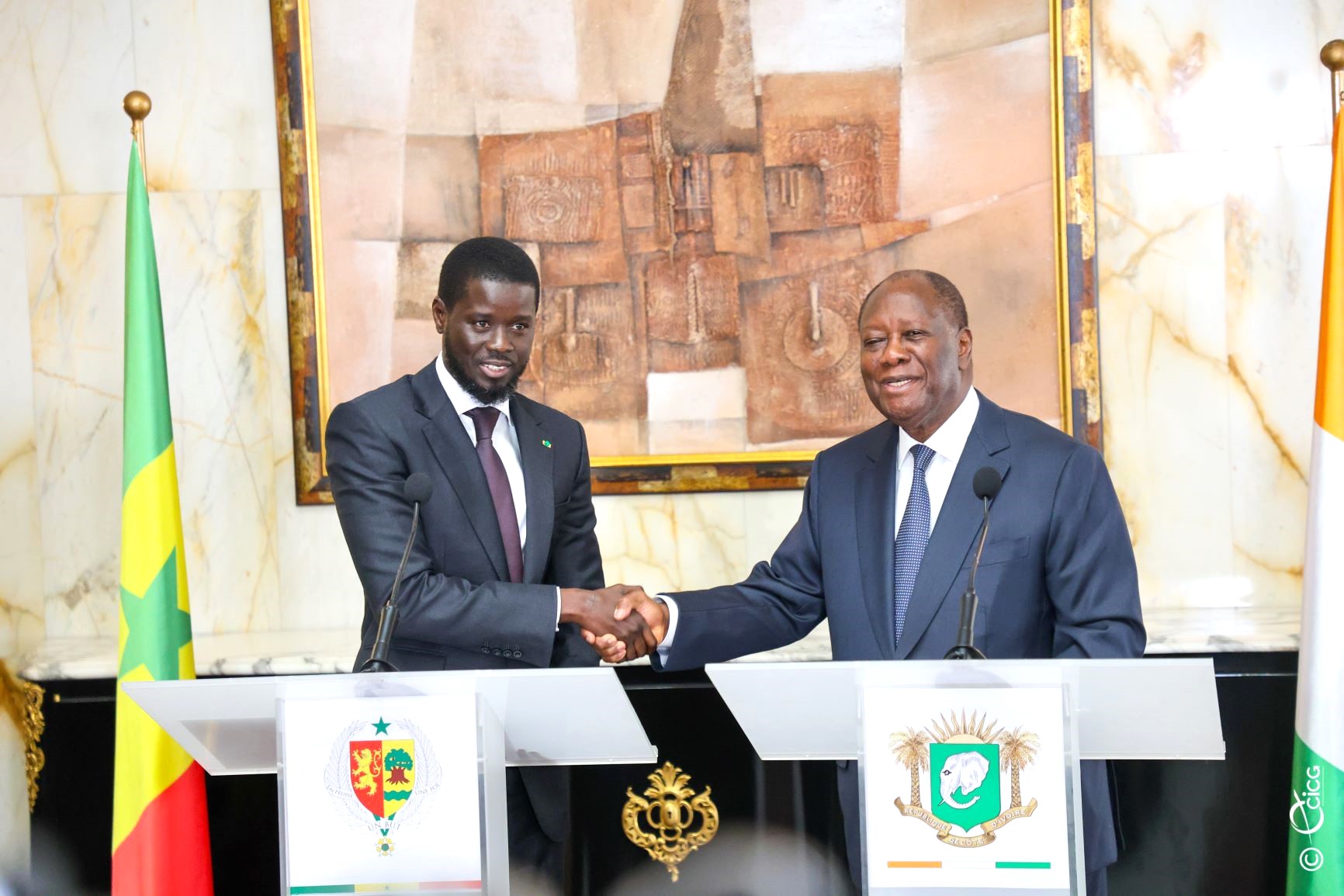 Ouattara promet un taux de croissance à deux chiffres au Sénégal et en Côte d'Ivoire avec les nouvelles découvertes dans les domaines du gaz, du pétrole et de l’or