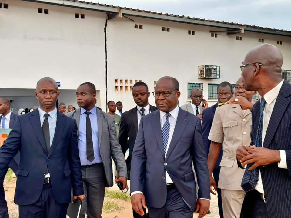 CHU d'Abobo : Après l'article de Lemeridien sur le retard dans les travaux de construction, le ministre Pierre Dimba annoncé sur le chantier