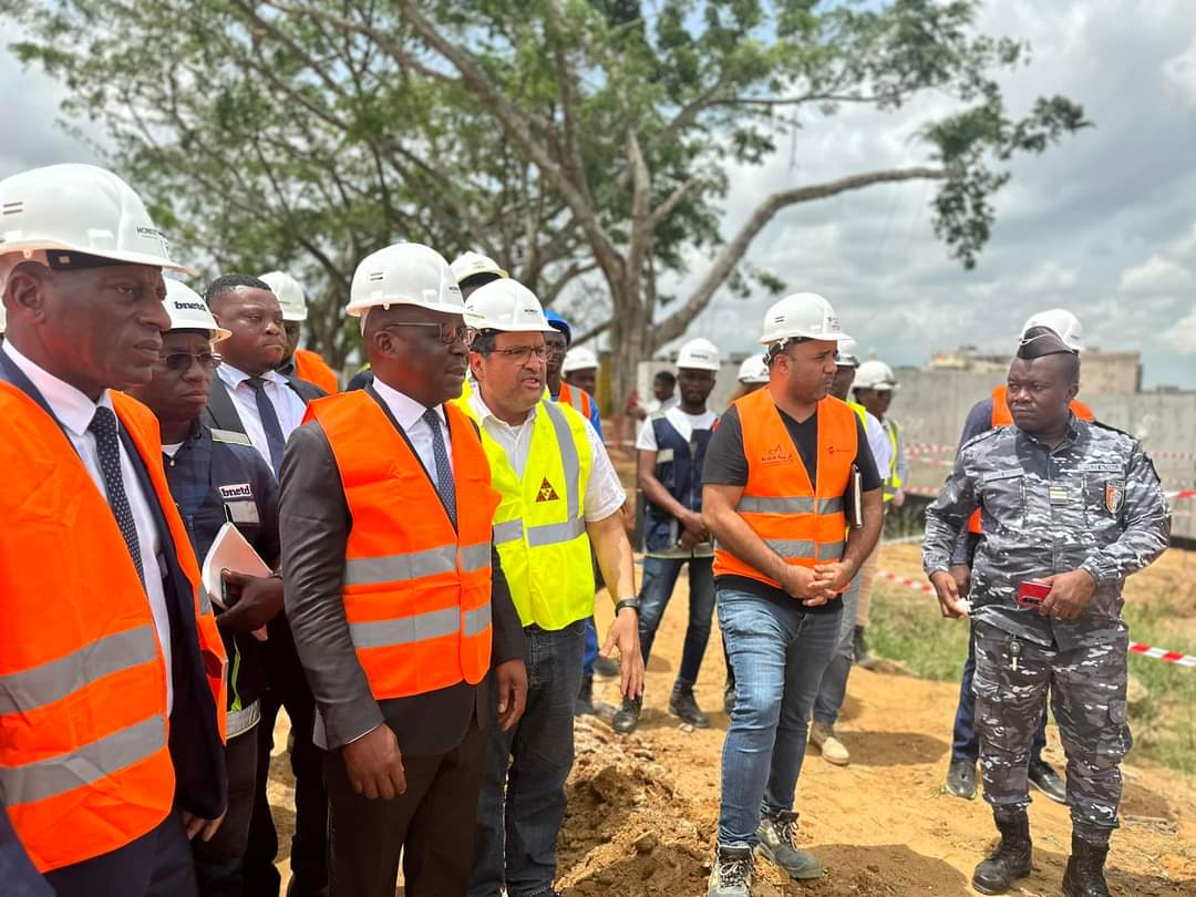Pierre Dimba visite le chantier du CHU d'Abobo et donne raison à Lemeridien: "Les travaux vont se poursuivre afin de respecter le délai de livraison fixé à fin 2025"