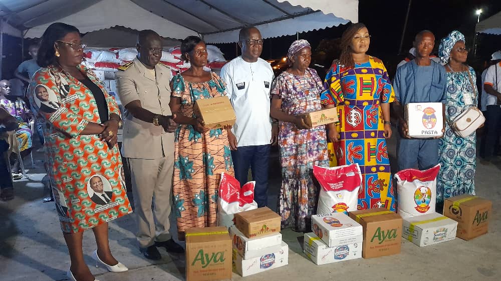 Dimanche de la solidarité : La ministre Myss Belmonde Dogo soulage plus 560 familles à Agboville