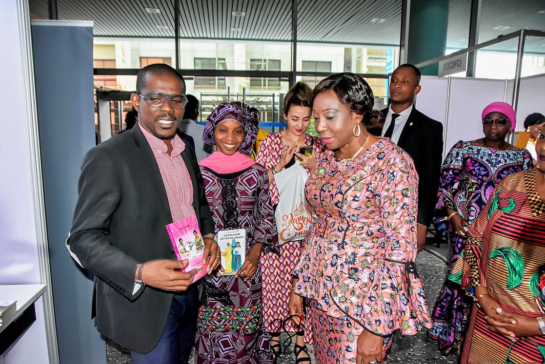 L'écrivain Edmond Kouassi séduit avec ses deux œuvres "L'amoureux malheureux" et "La rose de Rose"