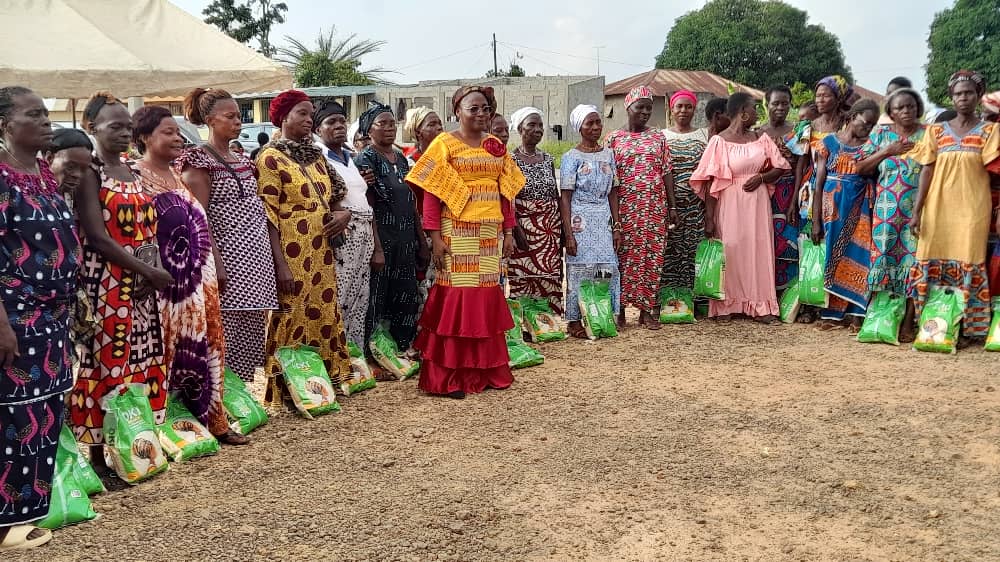 Fête des mères à Agboville: Prof. Moustapha Brou cadeaute plus de 250 femmes de Yapo-Kpa