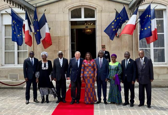 France : La présidente du Sénat ivoirien Kandia Camara échange avec son homologue français Gérard Larcher