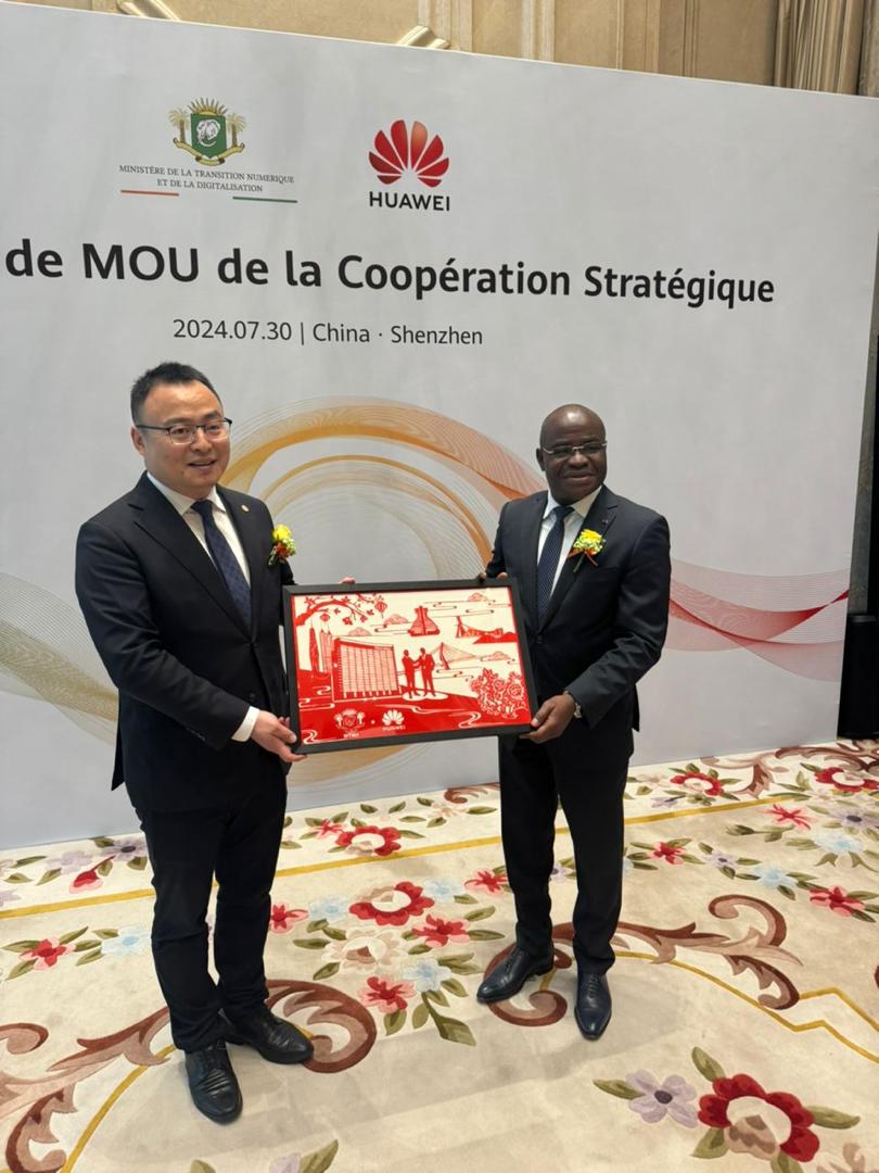 En mission en Chine, le ministre Kalil Konaté obtient un contrat de 10 ans avec Huawei pour former 100 Ivoiriens par an