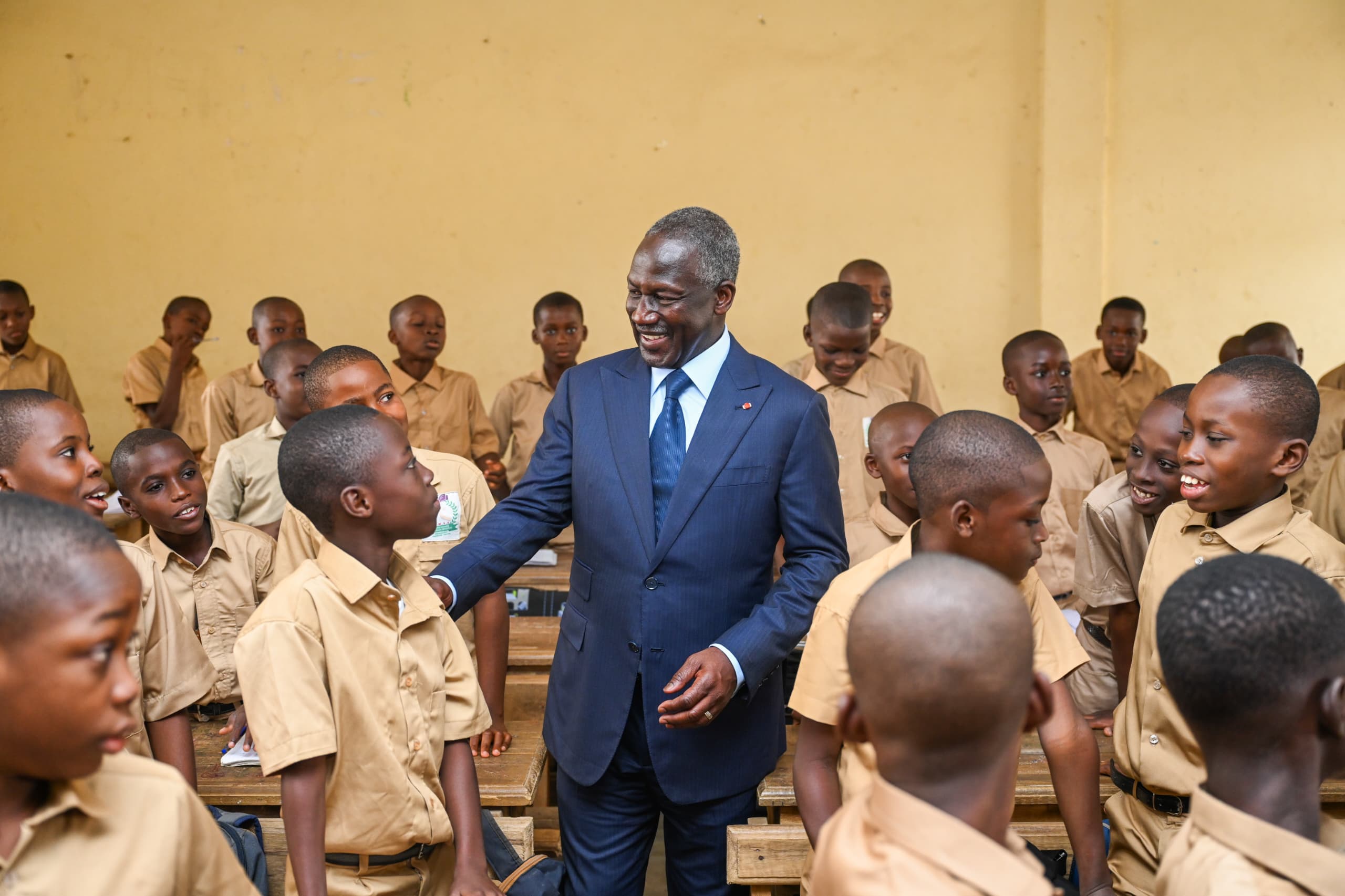 Rentrée scolaire à Yopougon/ Adama Bictogo au personnel éducatif: "L'éducation reste notre priorité. C’est le pilier du développement d’un pays"