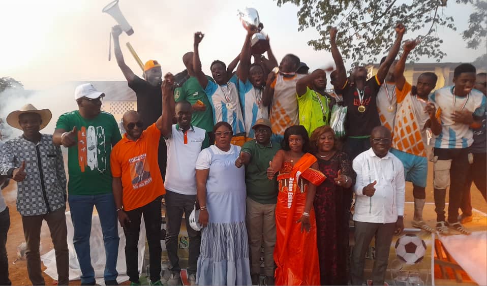 Agboville : Le vainqueur de la 1re édition du tournoi de la solidarité doté du trophée Alassane Ouattara empoche la somme de 1 million FCFA