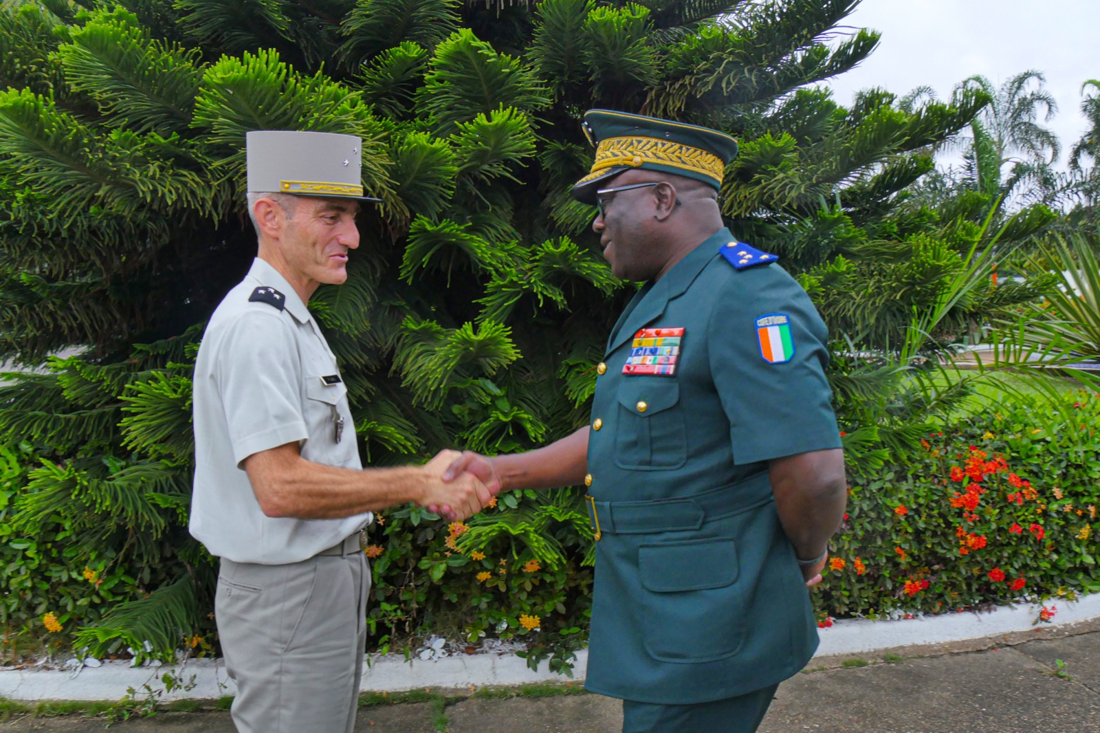 Coopération inter-Armée : Lassina Doumbia reçoit la visite du nouveau commandant français pour l'Afrique