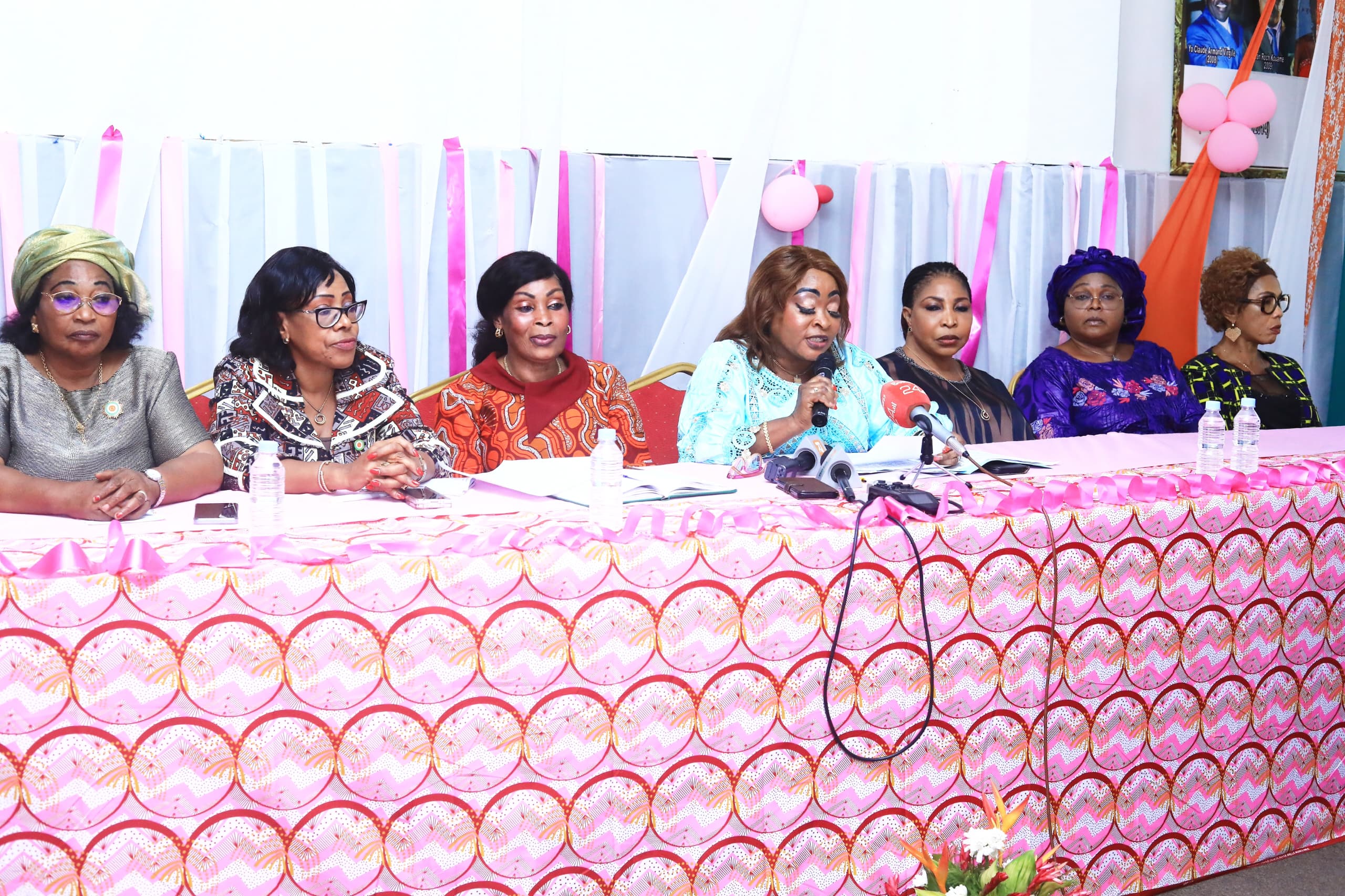 Meeting pour la paix en Côte d'Ivoire: Mariame Traoré et le Caucus des femmes comptent réunir plus de 5000 femmes au Palais des sports le 21 décembre