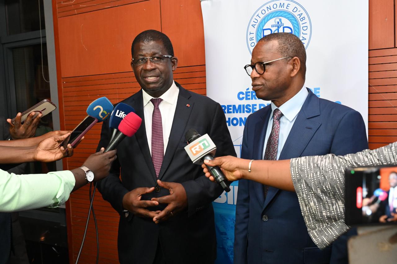 377 agents du Port autonome d'Abidjan distingués: Le DG Hien Yacouba SIÉ dit merci au Président Ouattara pour son leadership transformateur