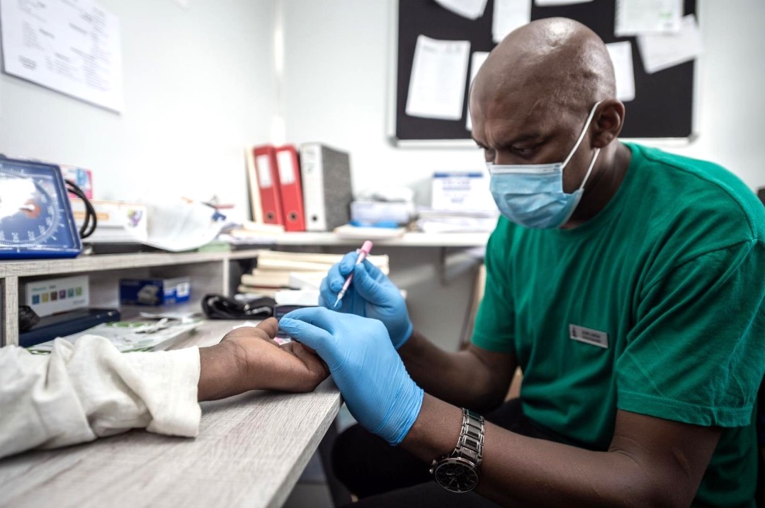 420 000 personnes dont 64,3% de femmes vivent avec le VIH/SIDA en Côte d’Ivoire: 40% des nouveaux cas enregistrés ont entre 15 et 25 ans