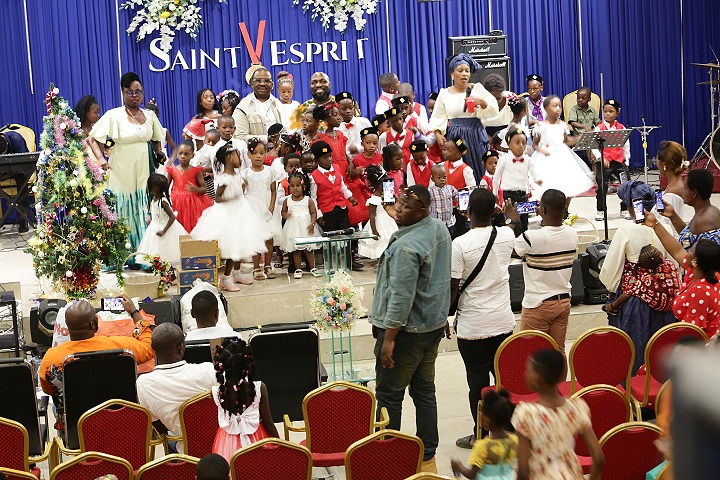 Fêtes de fin d'année: Marlyse Aimée Konan confie à Dieu, l'avenir des enfants des journalistes de Yopougon