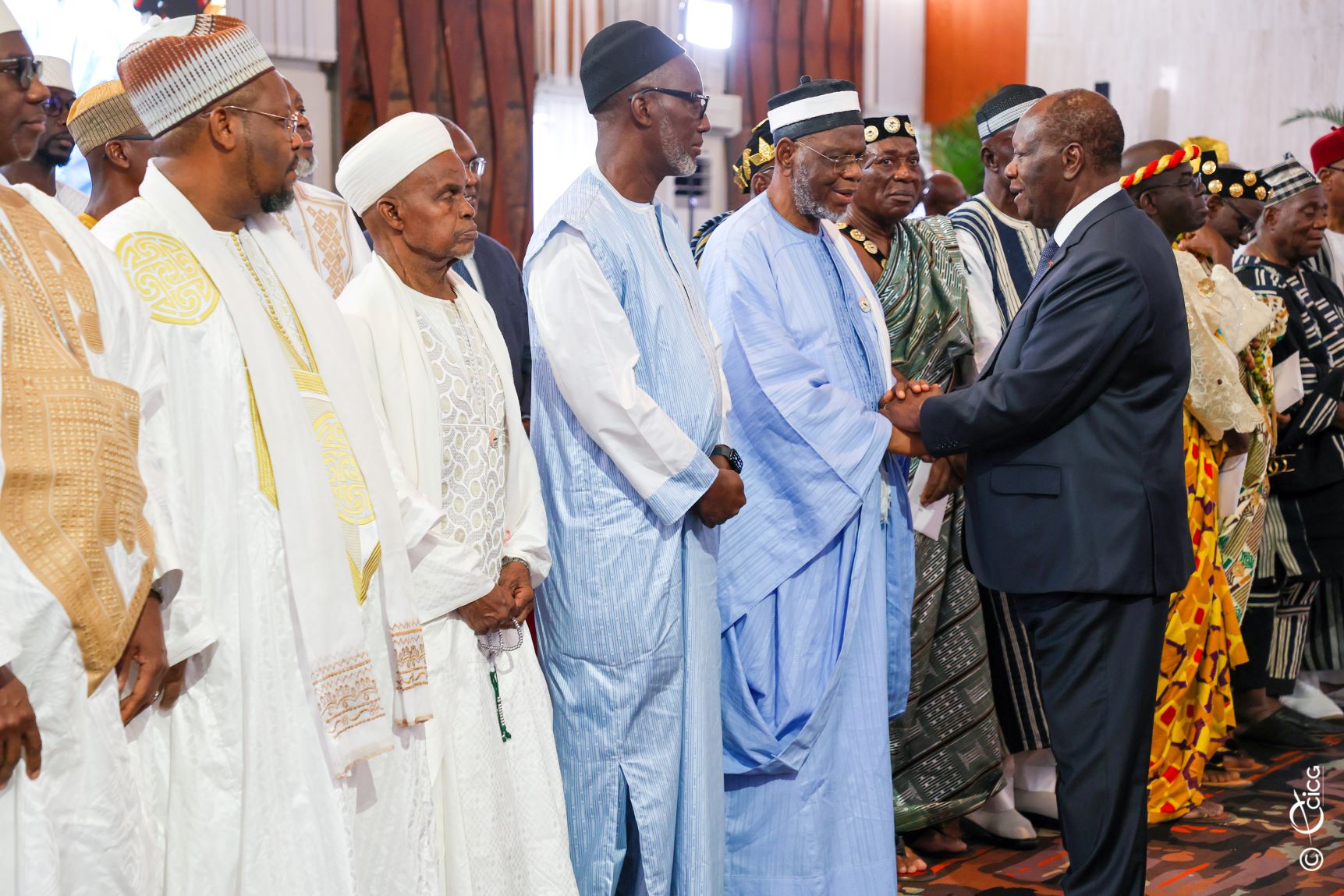 Alassane Ouattara aux chefs traditionnels et aux guides religieux: "Je puis vous assurer que nous continuerons (...) notre marche vers le développement dans la paix"